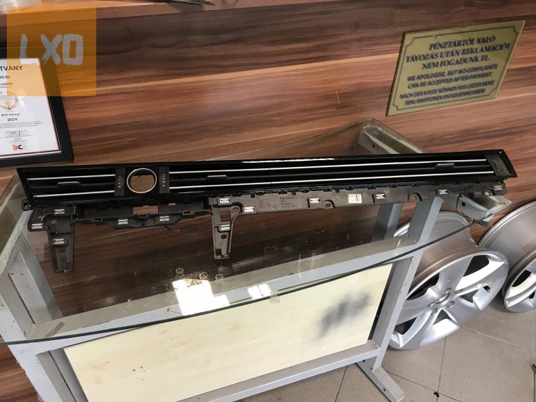 VW PASSAT B8  * középső légbefúvó 3G1 858 416 apróhirdetés