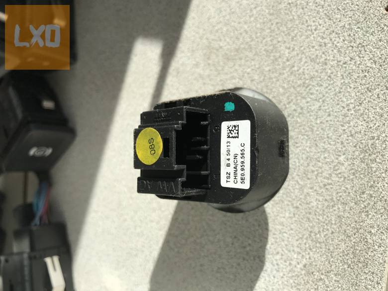 SKODA OCTAVIA III * tükör állító gomb 5E0 959 565 C apróhirdetés