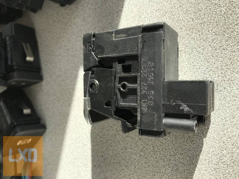 AUDI A4 B8 * kézifék kapcsoló 8K1 927 225 E apróhirdetés