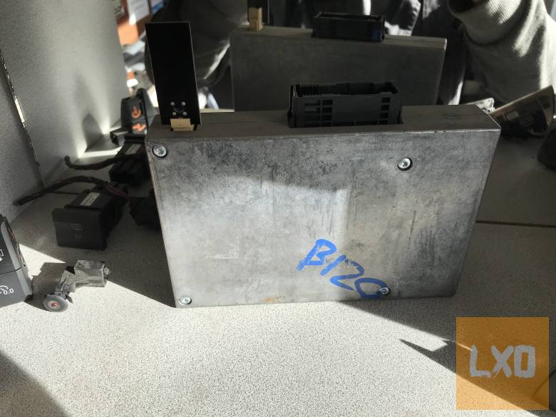 SKODA OCTAVIA II _ Bluetooth modul 1Z0 035 729 apróhirdetés