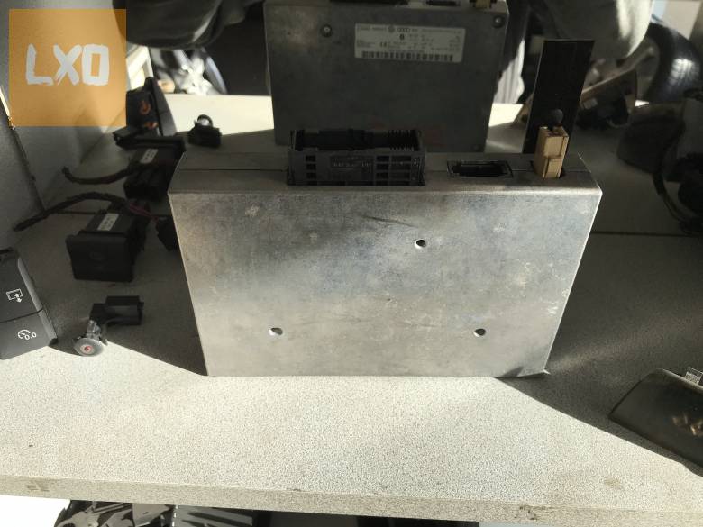 AUDI A5 8T_ Bluetooth modul 4E0 862 335 apróhirdetés