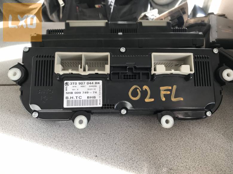 SKODA OCTAVIA II FL * klímavezérlő  3T0 907 044 BK apróhirdetés