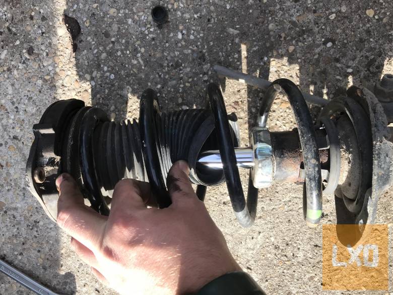 VW GOLF V_OCTAVIA II 1,6 BSE  bal első lengéscsillapító apróhirdetés