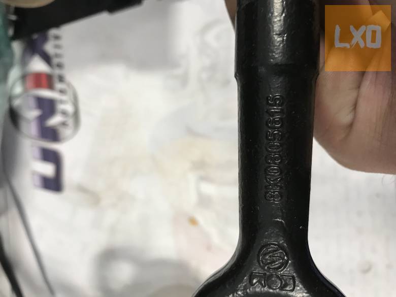 AUDI A4 B8  * vonószem 8K0 805 615 apróhirdetés