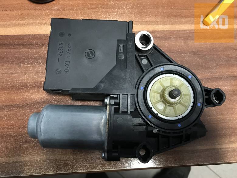 SKODA OCTAVIA II * bal első ablakemelő motor 1K0 959 793 Q apróhirdetés