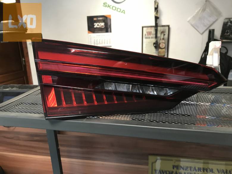 AUDI A5 8W * bal hátsó belső lámpa 8W6 945 093 G apróhirdetés
