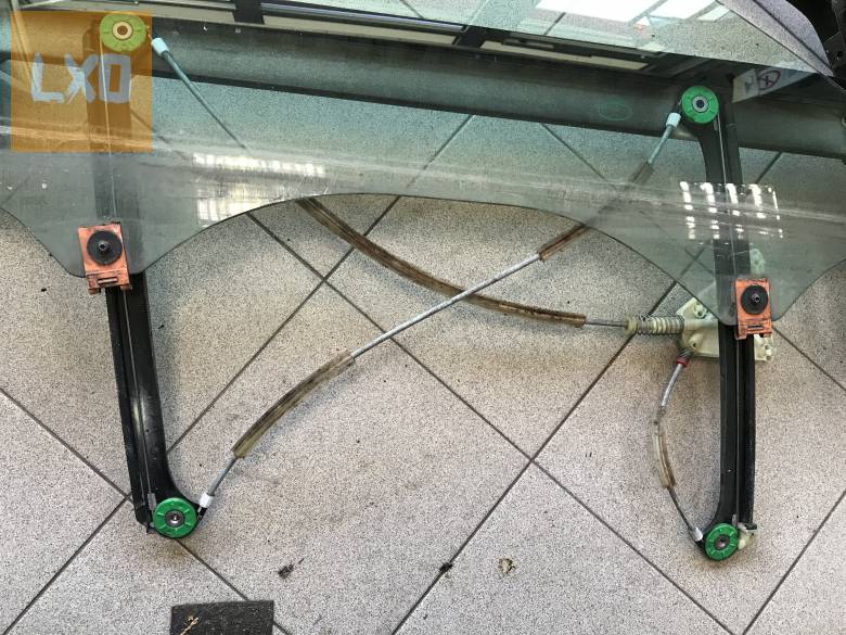 AUDI A3 8P (3 ajtós) jobb ajtókeret  ( ablakemelő szerkezet) apróhirdetés