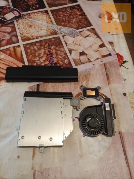 Samsung RV511 Laptop Alkatrészei apróhirdetés