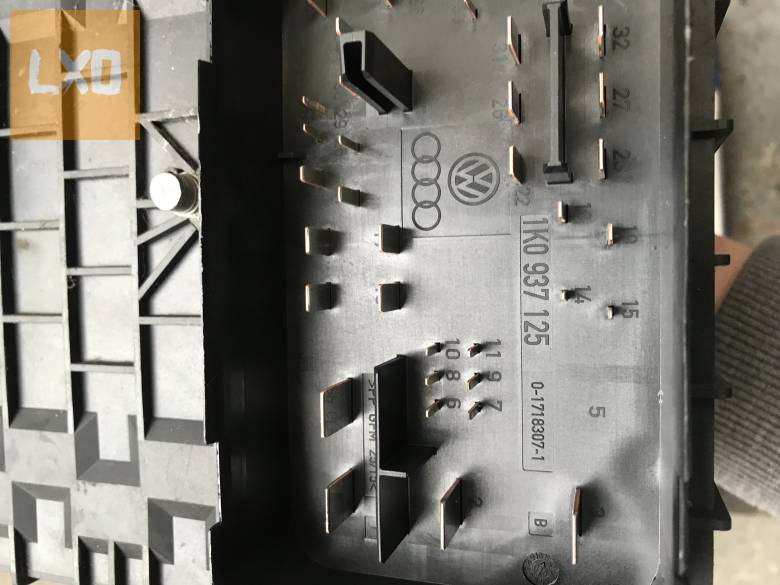 VW GOLF V_OCTAVIA II 2,0 BKD biztosíték tábla 1K0 937 125 apróhirdetés