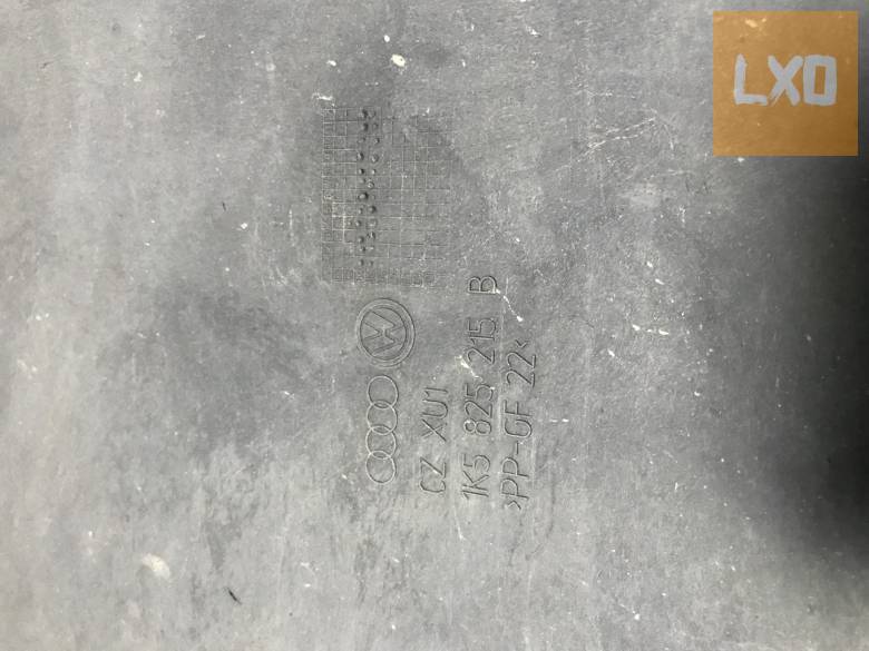 VW GOLF V_OCTAVIA II  jobb hátsó alsó burkolat 1K5 825 215 B apróhirdetés