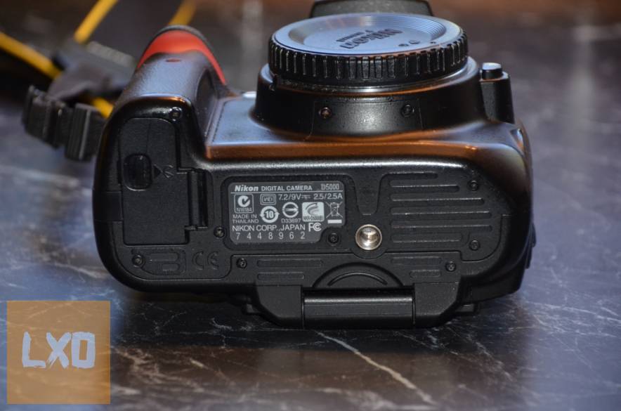 Eladó Nikon D5000 fényképezőgép apróhirdetés