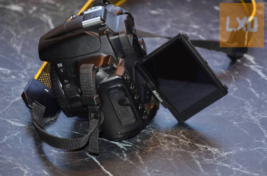 Eladó Nikon D5000 fényképezőgép apróhirdetés