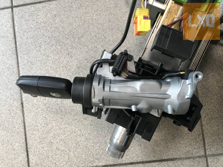 SKODA OCTAVIA II ** gyújtáskapcsoló apróhirdetés