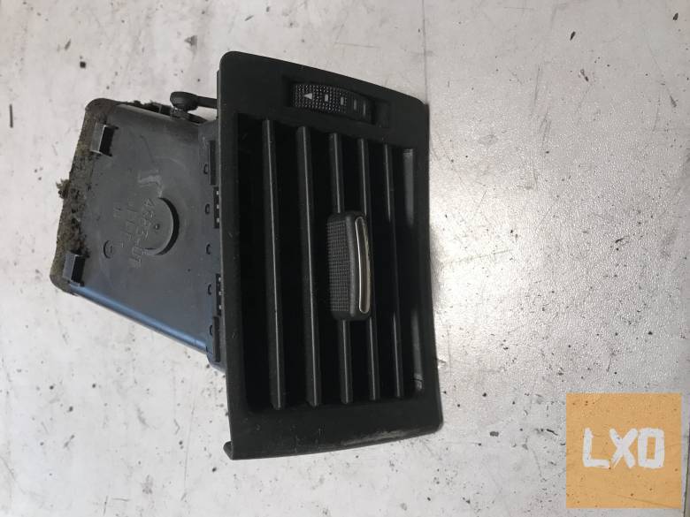 AUDI A4 B6   - bal légbefúvó rács apróhirdetés