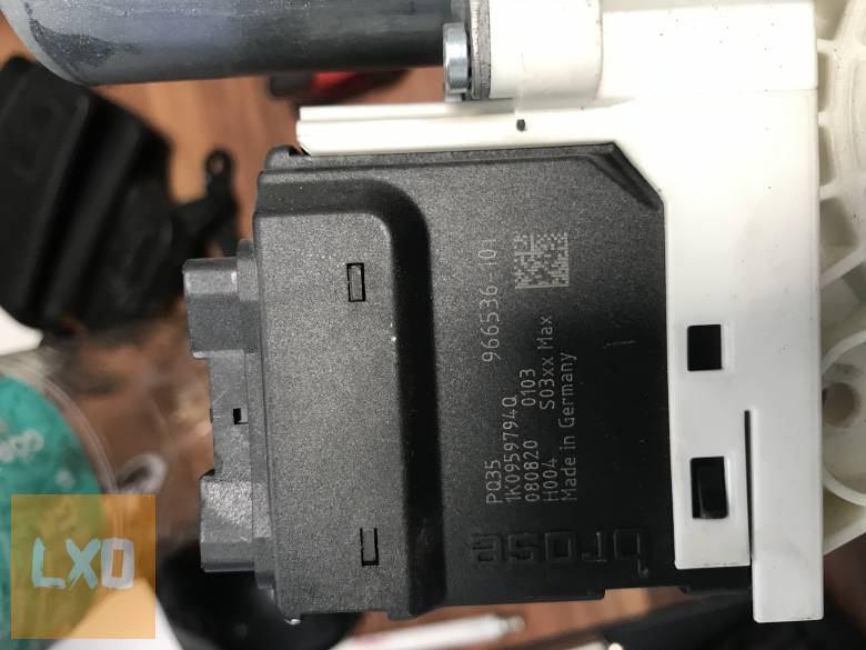 VW PASSAT CC * jobb hátsó ablakemelő motor 1K0 959 794 Q apróhirdetés