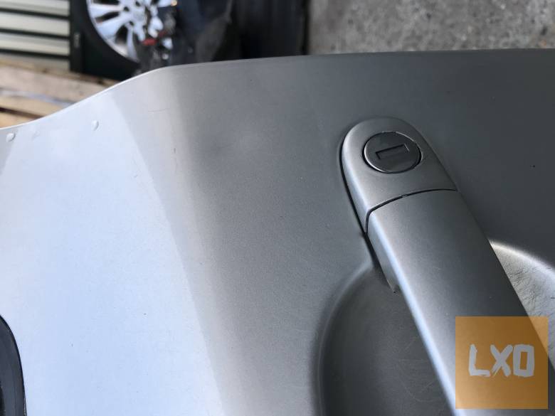 SKODA OCTAVIA II Kombi * bal első ajtó apróhirdetés