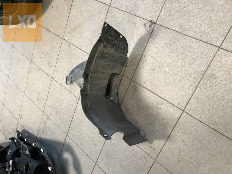 VW PASSAT CC  * jobb első dobbetét (enyhén sérült) 3C8 805 912 A apróhirdetés