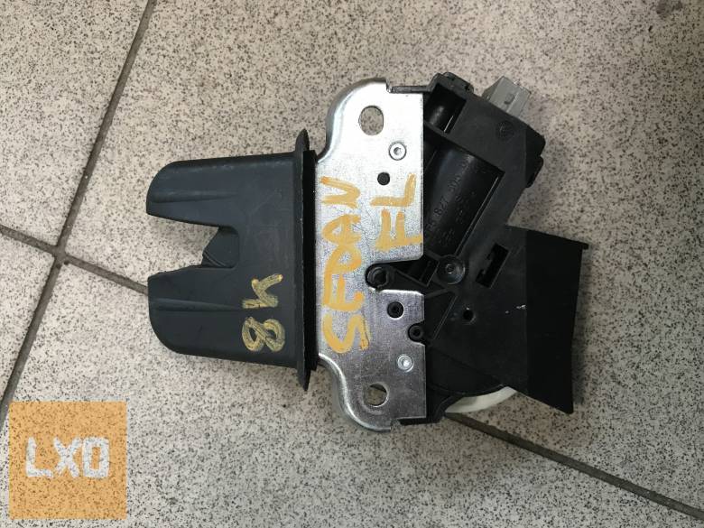 AUDI A4 B8 SEDAN * csomagtér zár 4F5 827 505 D apróhirdetés