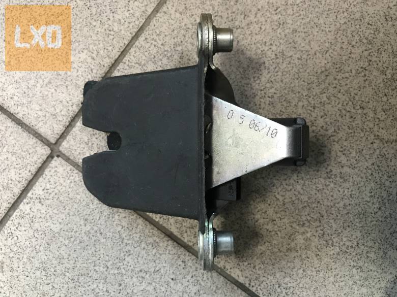 SKODA OCTAVIA II  * csomagtér zár 1Z5 827 501 D apróhirdetés