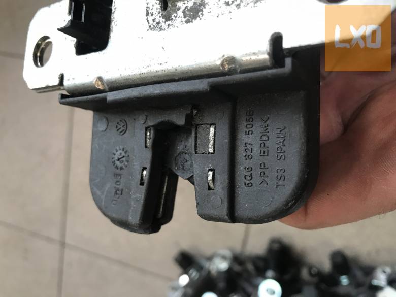 VW POLO 9N - csomagtér zár 6Q6 827 505 B apróhirdetés