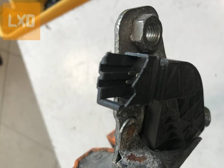 SKODA FABIA I  -  csomagtér zár 6Y9 827 501 C apróhirdetés