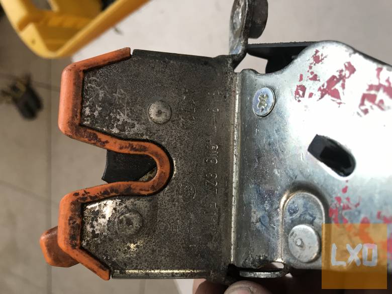 SKODA FABIA I  -  csomagtér zár 6Y9 827 501 C apróhirdetés