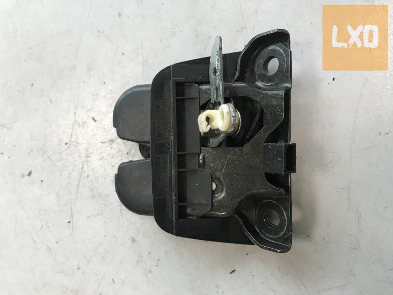 AUDI A4 B6 AVANT - csomagtér zár 8E9 827 520 apróhirdetés