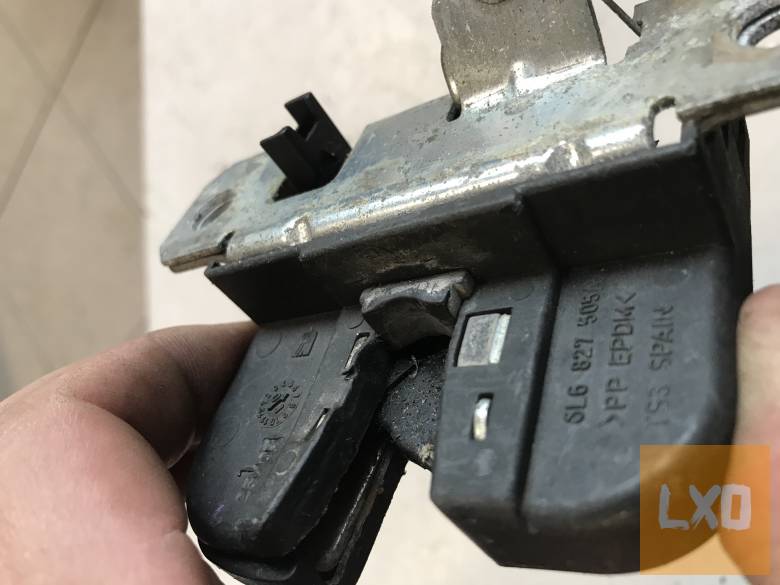 SEAT LEON 1M  * csomagtér zár 6L6 827 505 A apróhirdetés