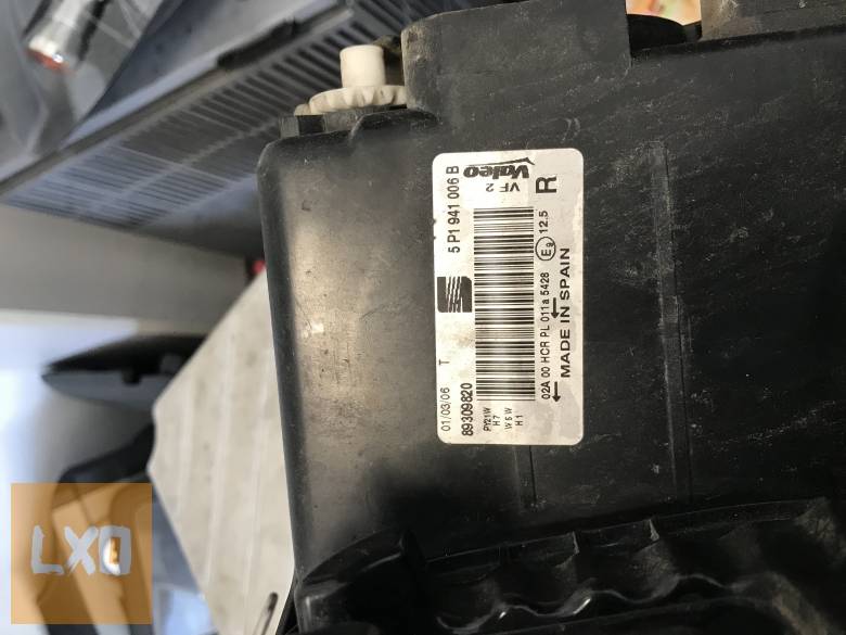 SEAT LEON 1P * jobb első fényszóró apróhirdetés