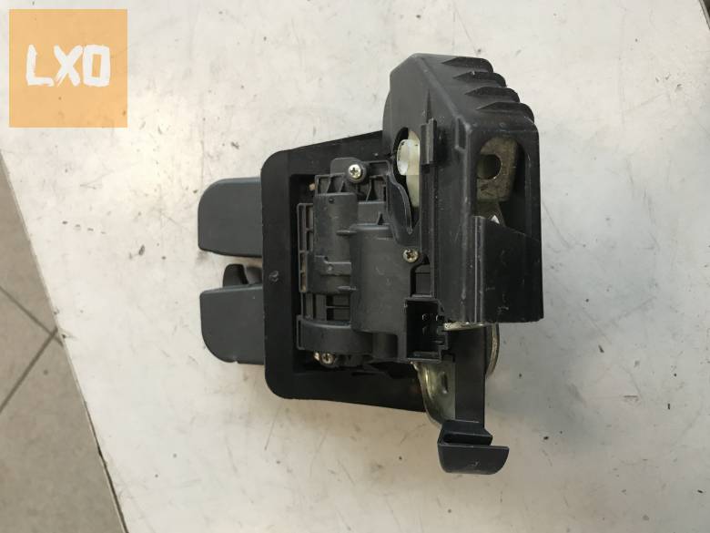 SKODA OCTAVIA III KOMBI  * csomagtér zár apróhirdetés