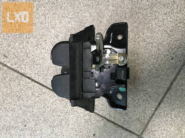 AUDI A4 B5 AVANT * csomagtér zár 8D9 827 520 A apróhirdetés