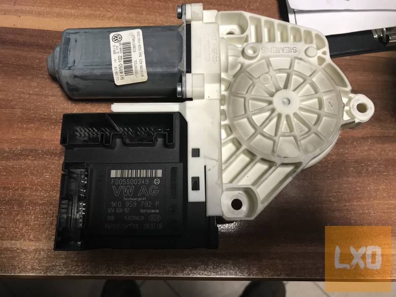 VW PASSAT CC * jobb első ablakemelő motor 1K0 959 792 P apróhirdetés