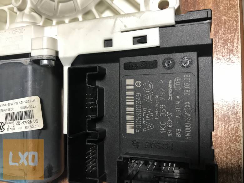 VW PASSAT CC * jobb első ablakemelő motor 1K0 959 792 P apróhirdetés