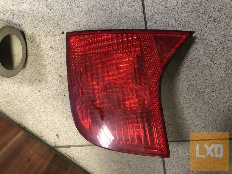AUDI A4 B7  Sedan * jobb hátsó belső lámpa apróhirdetés
