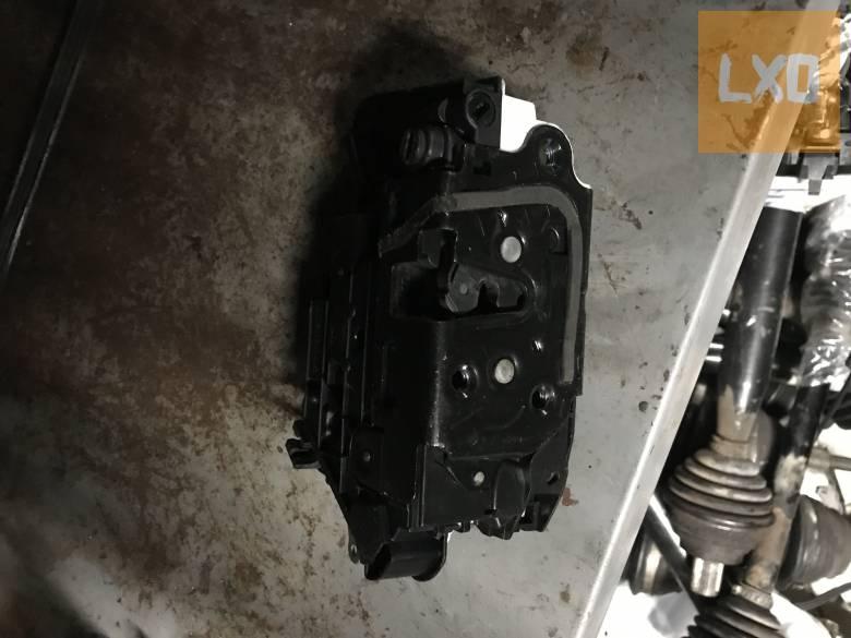 SKODA SUPERB 3T  * jobb hátsó zár 5N0 839 016 D apróhirdetés