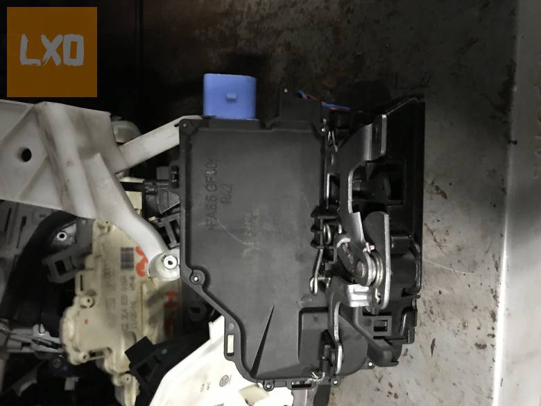 VW GOLF V * jobb hátsó zár apróhirdetés