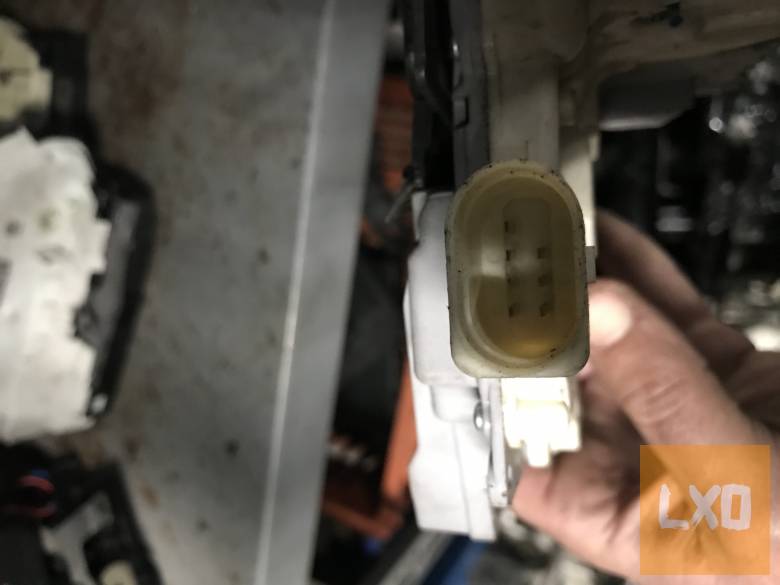 SEAT LEON 1P * jobb hátsó zár  1P0 839 016 apróhirdetés