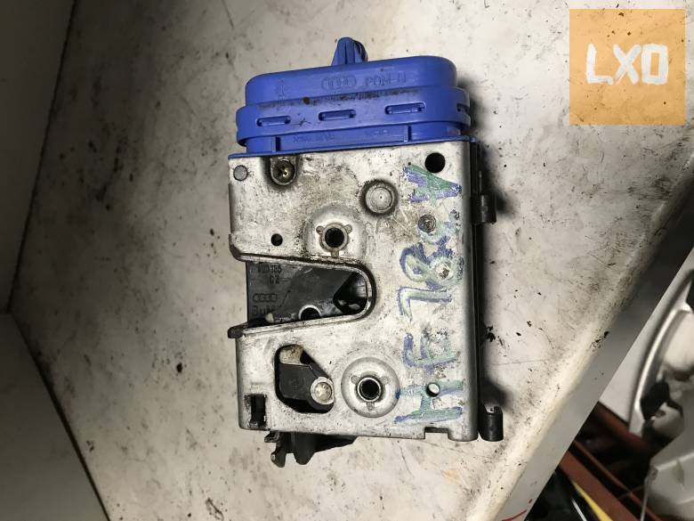 AUDI A3 8L  * jobb hátsó zár 4A0 839 016 D apróhirdetés