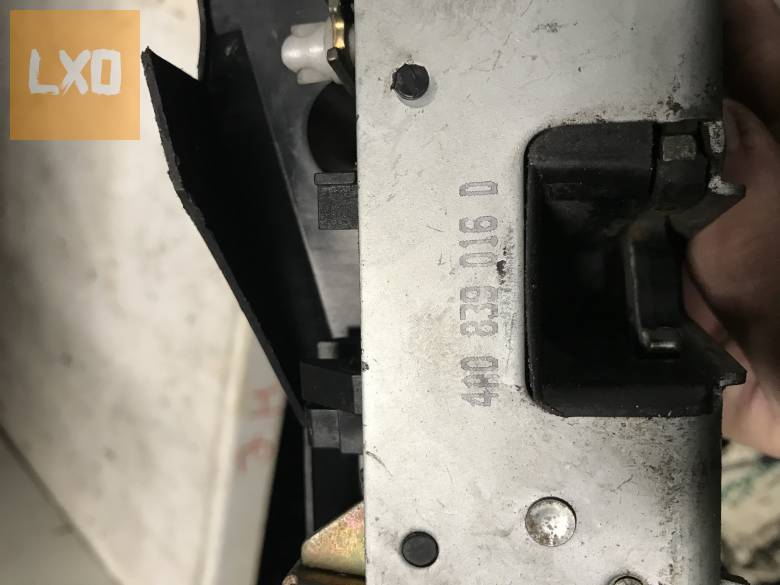 AUDI A3 8L  * jobb hátsó zár 4A0 839 016 D apróhirdetés