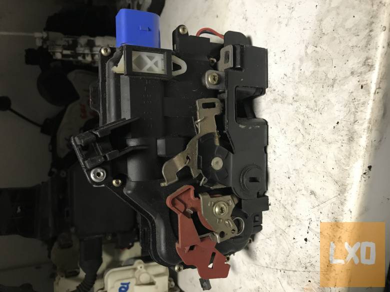 VW TOURAN 1T * bal hátsó zár 7L0 839 015 apróhirdetés