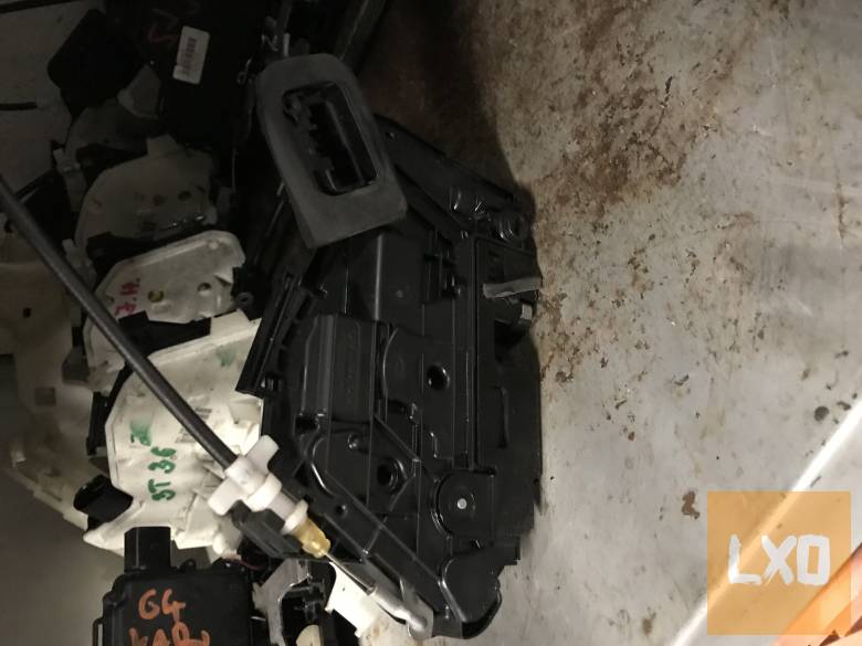 SKODA OCTAVIA III  * jobb hátsó zár 5E0  839 016 A apróhirdetés