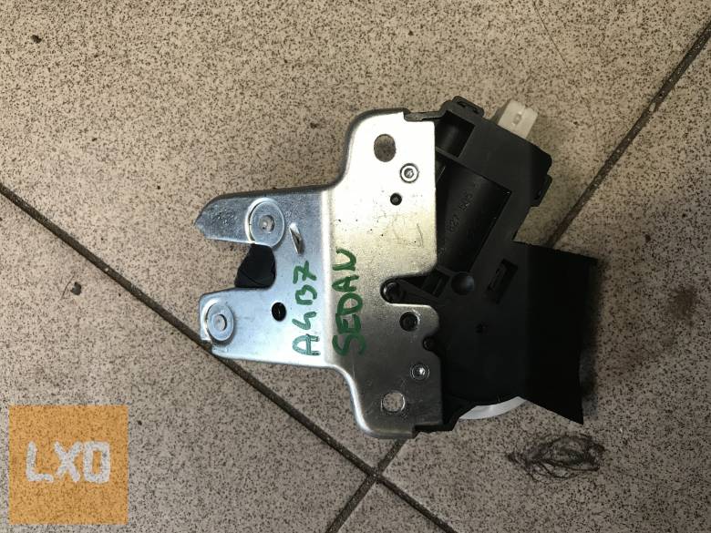 AUDI A4 B7 Sedan * csomagtér zár 4F5 827 505 D apróhirdetés