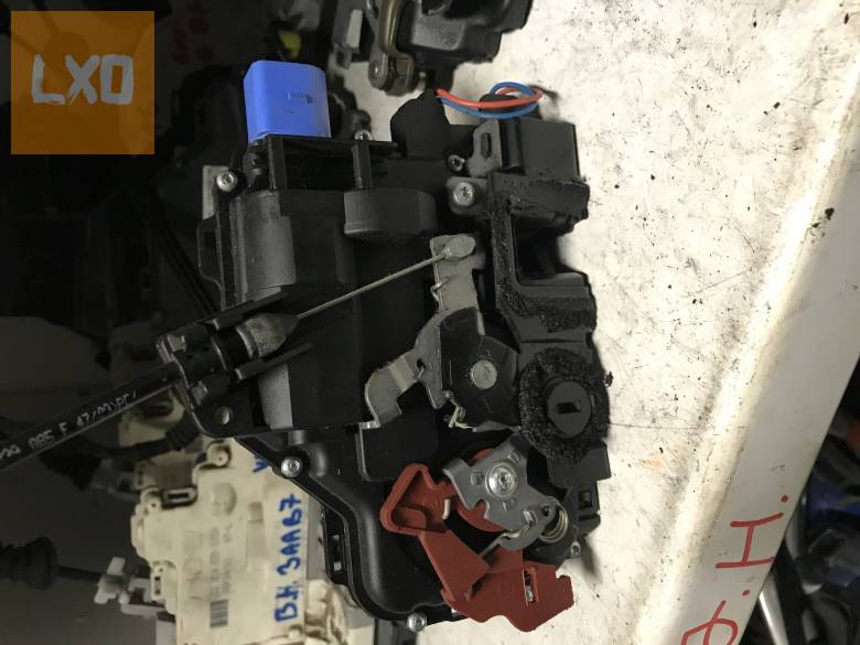 SKODA FABIA II * bal hátsó zár 5J0 839 015 apróhirdetés