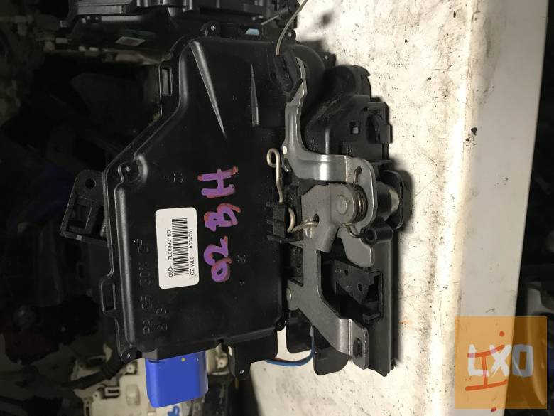 SKODA OCTAVIA II  _ bal hátsó zár 7L0 839 015 D apróhirdetés