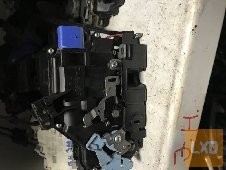 SKODA OCTAVIA II  _ bal hátsó zár 7L0 839 015 D apróhirdetés