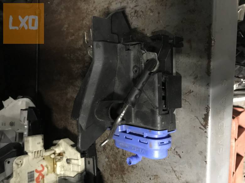 AUDI A3 8L  * jobb hátsó zár 8D0 839 016 A apróhirdetés