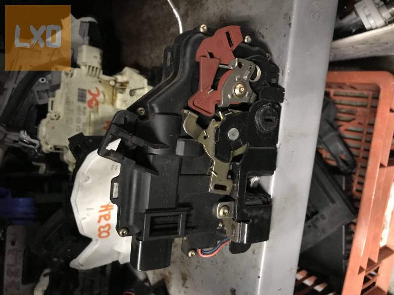 AUDI A4 B6  * jobb hátsó zár 8E0 839 016 C apróhirdetés