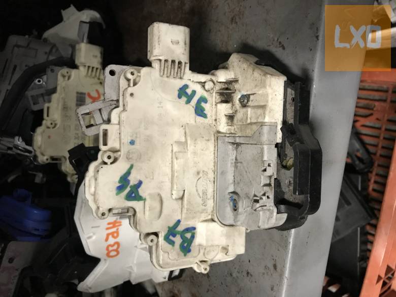 AUDI A4 B7  * jobb hátsó zár 8E0 839 016 AA apróhirdetés