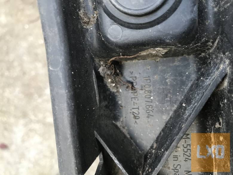 SEAT LEON 1P  / jobb hátsó lökhárító tartó 1P0 807 864 apróhirdetés