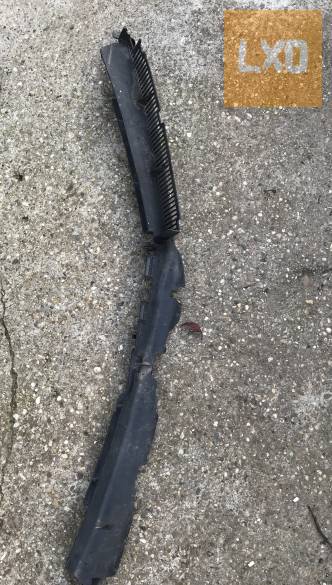 VW PASSAT B6 3C / homlokfal burkolat 3C0 121 330 apróhirdetés